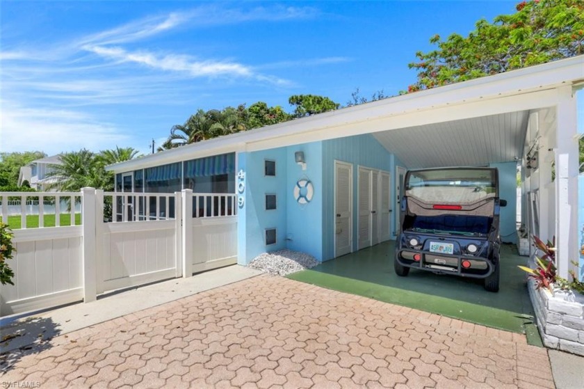 The ultimate in location, less than 3 blocks to the beach! - Beach Home for sale in Naples, Florida on Beachhouse.com