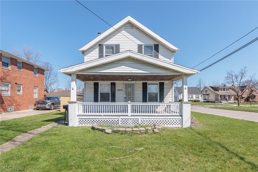 Charming 3-bedroom Colonial ideally located just off East 185th - Beach Home for sale in Euclid, Ohio on Beachhouse.com