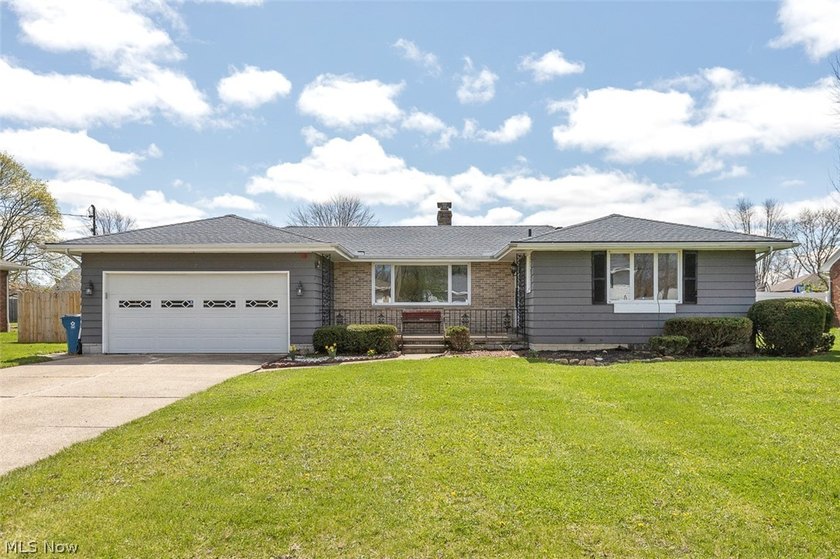 More than meets the eye! This charming Ranch style home with a - Beach Home for sale in Lorain, Ohio on Beachhouse.com
