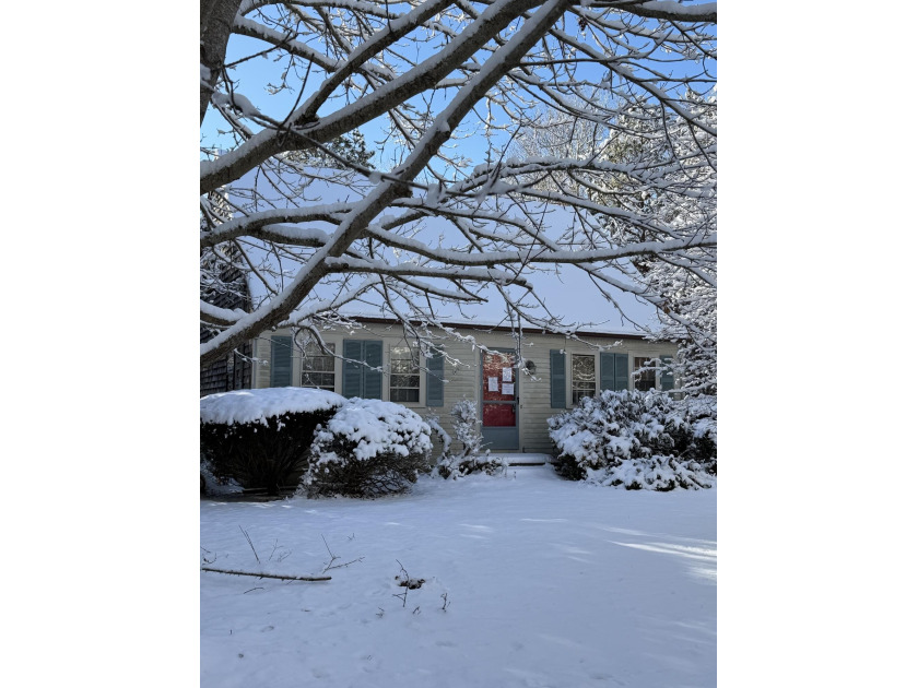 Attention all investors and contractors-kick off 2026 with a - Beach Home for sale in Marstons Mills, Massachusetts on Beachhouse.com