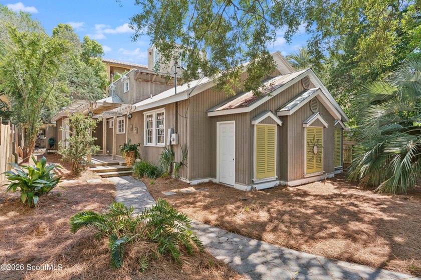 Charming coastal retreat located just steps from the beach in - Beach Home for sale in Saint Simons, Georgia on Beachhouse.com