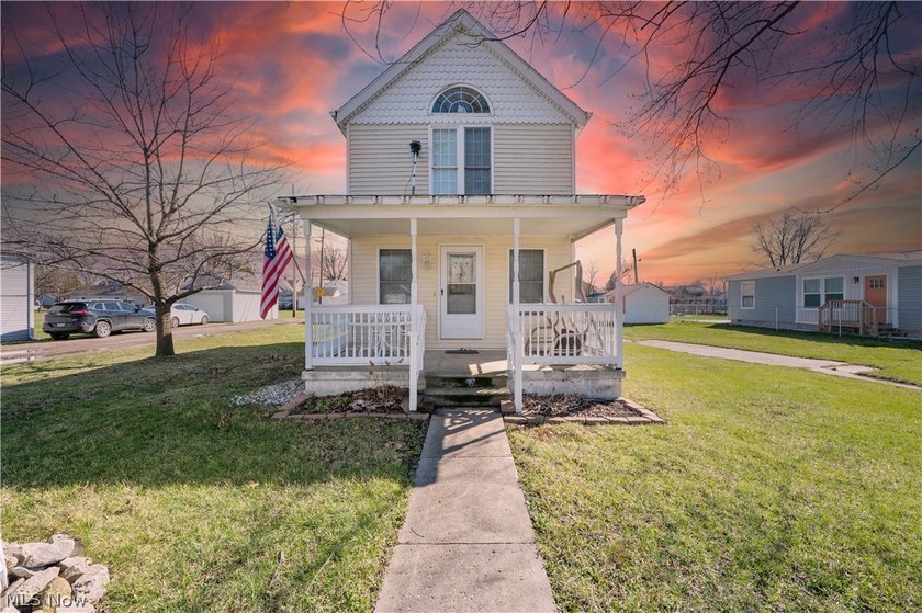 Charming Victorian style home! Custom built beauty features - Beach Home for sale in Port Clinton, Ohio on Beachhouse.com
