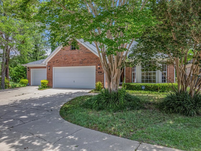 Rare opportunity in The Greens at Killearn! Situated on one of - Beach Home for sale in Tallahassee, Florida on Beachhouse.com