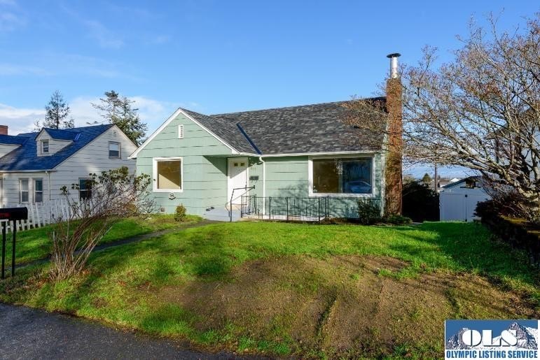 sunrise area home in very good condition.  Brand new roof, new - Beach Home for sale in Port Angeles, Washington on Beachhouse.com