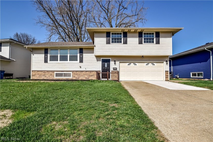 Welcome homes to this beautifully remodeled split level - Beach Home for sale in Eastlake, Ohio on Beachhouse.com