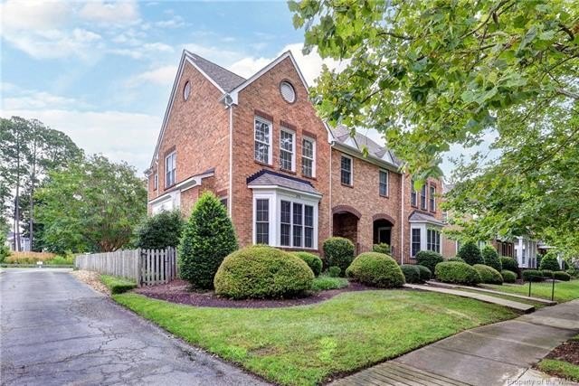 Welcome to Port Warwick--a vibrant community where dining - Beach Home for sale in Newport News, Virginia on Beachhouse.com