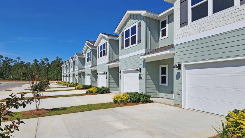 Step inside the Palm B floorplan at Highland Lake Townhomes in - Beach Townhome/Townhouse for sale in Gulfport, Mississippi on Beachhouse.com