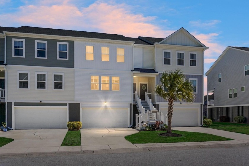 Welcome to 305 Lanyard Street -- an elevated, elegant townhome - Beach Townhome/Townhouse for sale in Johns Island, South Carolina on Beachhouse.com
