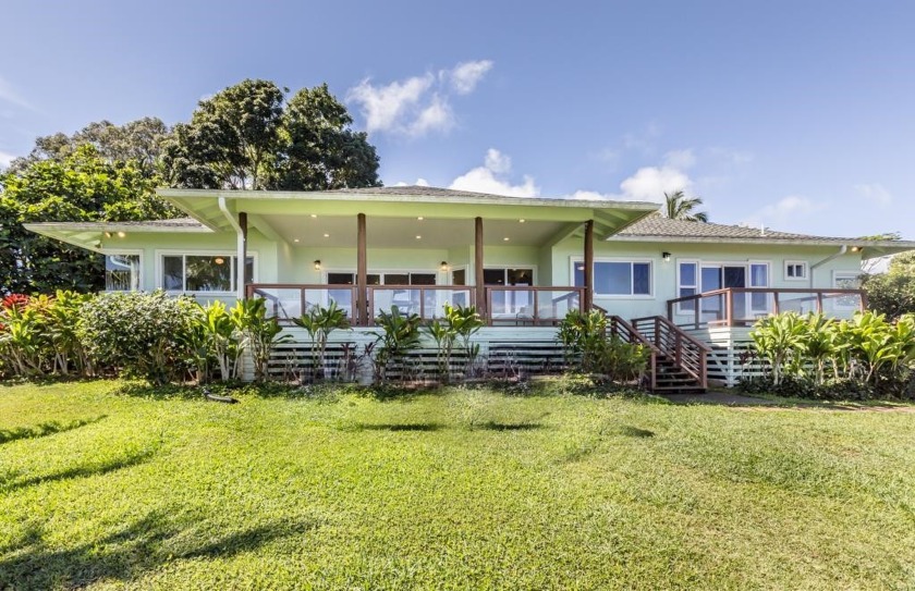 Garden Lover's Dream Home! A comfortable 2146 sq.ft. 4 bed, 3 - Beach Home for sale in Wailuku, Hawaii on Beachhouse.com