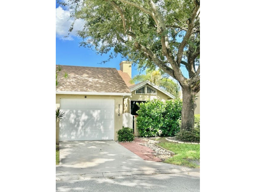 Discover this stunning 2-bedroom, 2-bathroom townhome in Joggers - Beach Townhome/Townhouse for sale in Greenacres, Florida on Beachhouse.com