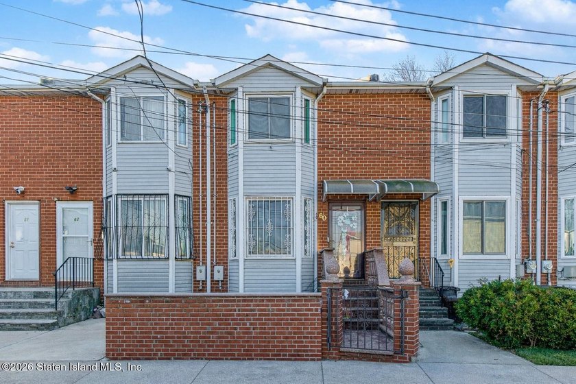 Quiet yet convenient this 3 Bedroom 3 Bathroom townhome is - Beach Home for sale in Staten Island, New York on Beachhouse.com