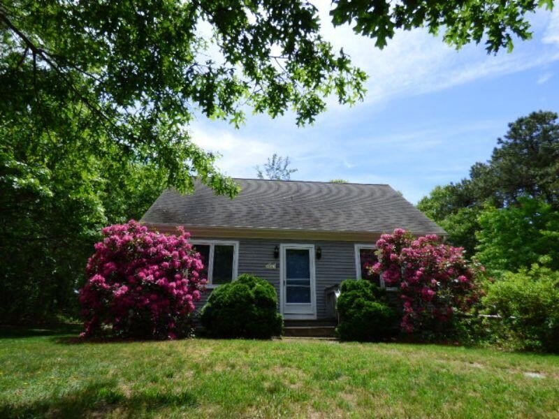 Don't hesitate, this is a 4 bedroom 2 bath Cape just a short - Beach Home for sale in Dennis, Massachusetts on Beachhouse.com