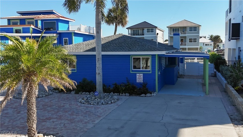 453 Palermo is a charming 3 to 4 bedroom, 1.5-bath cottage - Beach Home for sale in Fort Myers Beach, Florida on Beachhouse.com