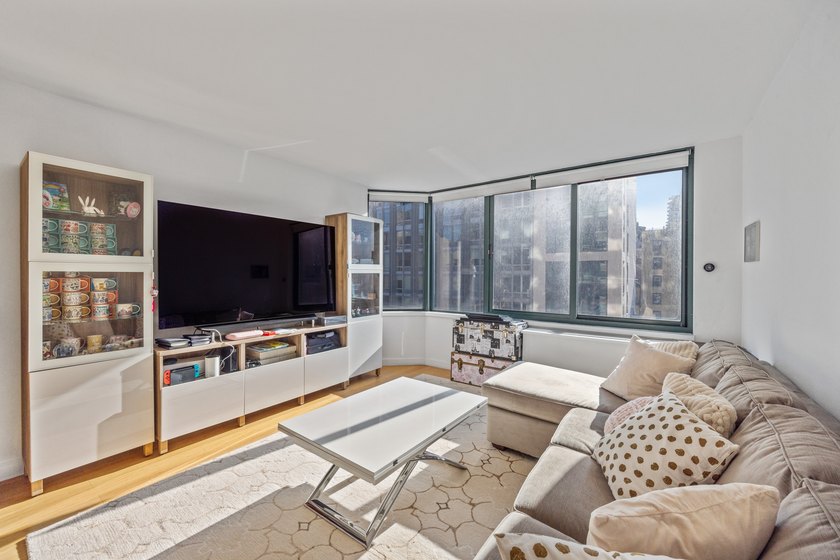 Prime Upper West Side | Fully Renovated 2BR/2BA | Washer/Dryer | - Beach Condo for sale in New York, New York on Beachhouse.com