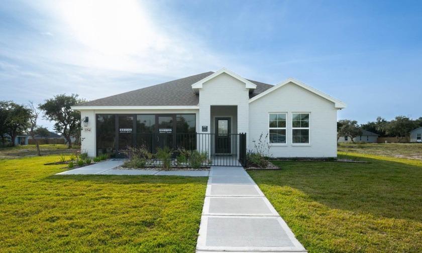 The Camden plan is a single-story, 3-bedroom, 2-bathroom home - Beach Home for sale in Rockport, Texas on Beachhouse.com