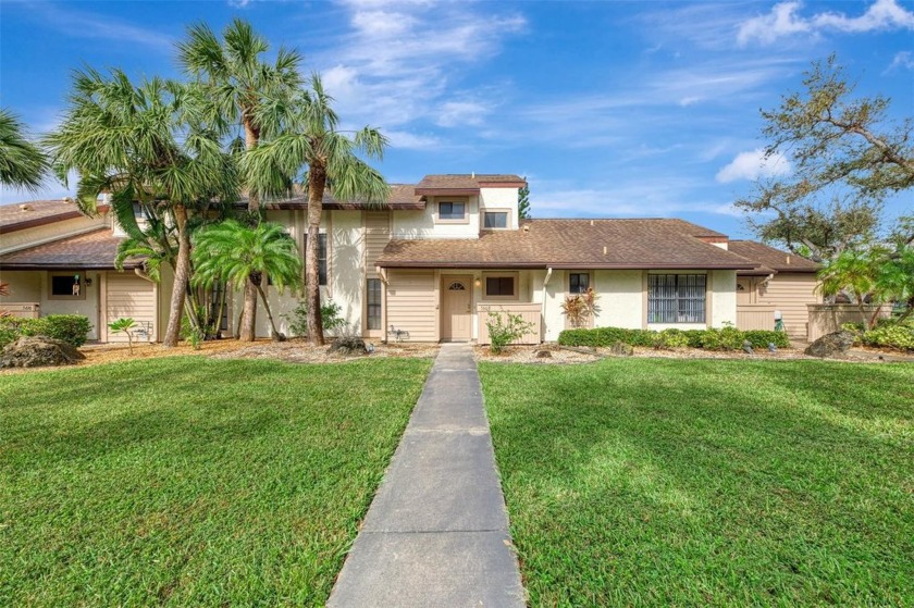 You'll love this beautiful 2-bedroom, 2.5-bath villa in the - Beach Home for sale in North Port, Florida on Beachhouse.com