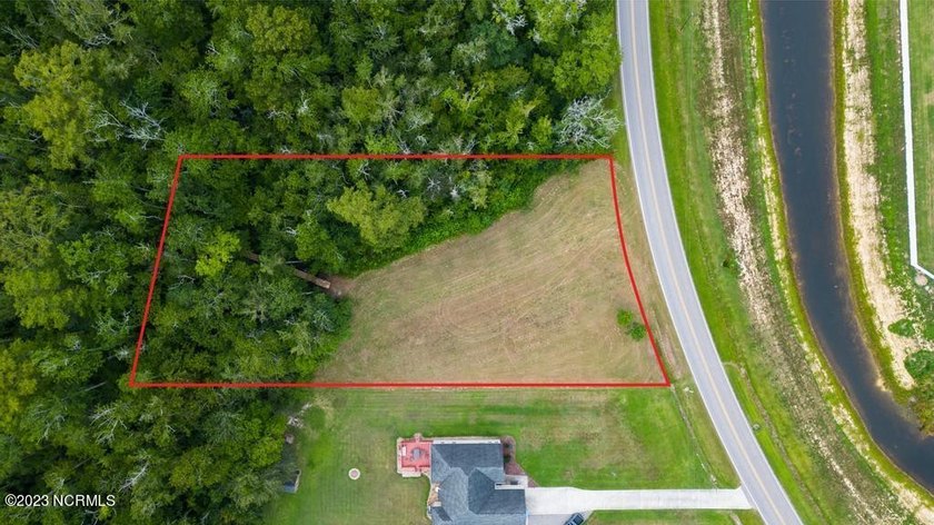 In the heart of Moyock a beautiful lot to build your dream home - Beach Lot for sale in Moyock, North Carolina on Beachhouse.com