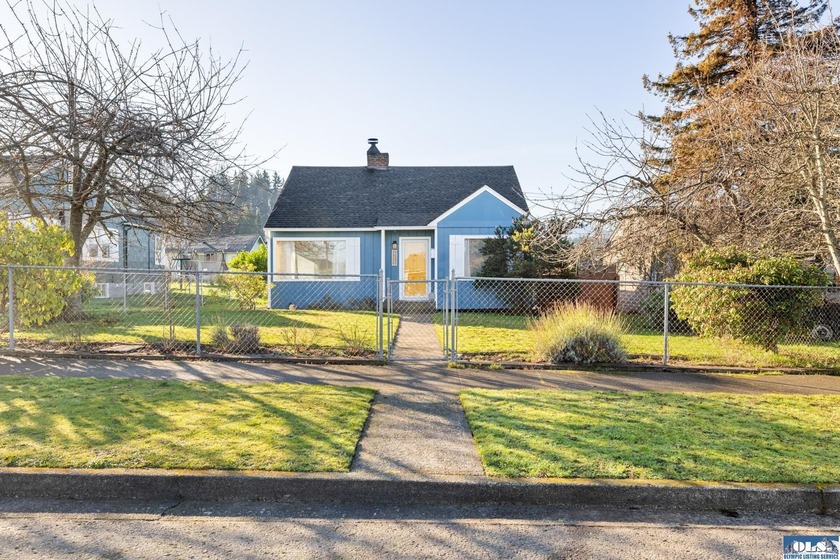 You'll love the charm of this adorable three-bedroom, one-bath - Beach Home for sale in Port Angeles, Washington on Beachhouse.com