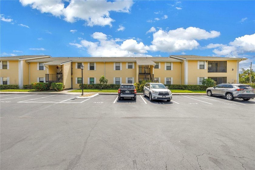 All ages welcome! Move right into this ground floor condo with a - Beach Condo for sale in St. Petersburg, Florida on Beachhouse.com