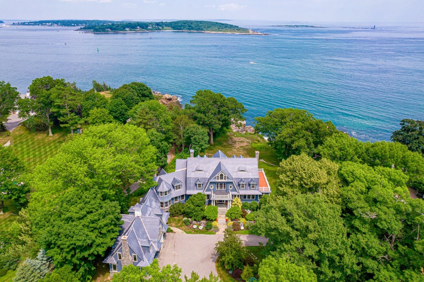 Live in your dream home every day. Wake each morning to views of - Beach Home for sale in Cape Elizabeth, Maine on Beachhouse.com