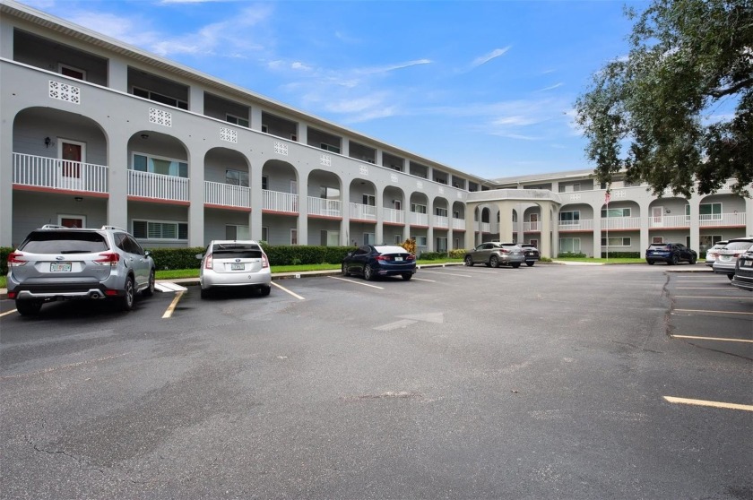 High and Dry reinforced concrete building no evacuation zone for - Beach Condo for sale in Clearwater, Florida on Beachhouse.com