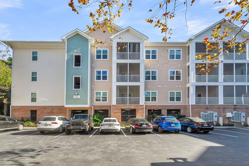 Welcome to this beautifully renovated, move-in ready, 2 bedroom - Beach Home for sale in Charleston, South Carolina on Beachhouse.com