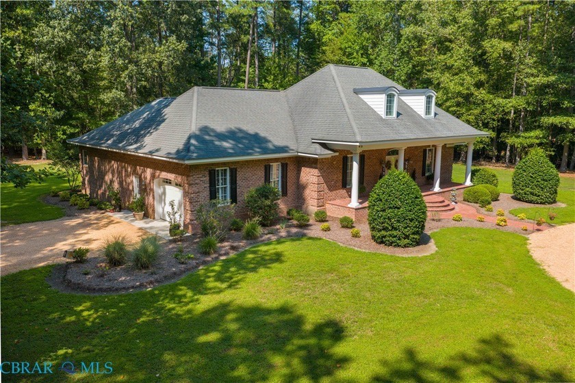 Stunning Custom Brick Home in Mariners Woods Subdivision Welcome - Beach Home for sale in Hartfield, Virginia on Beachhouse.com