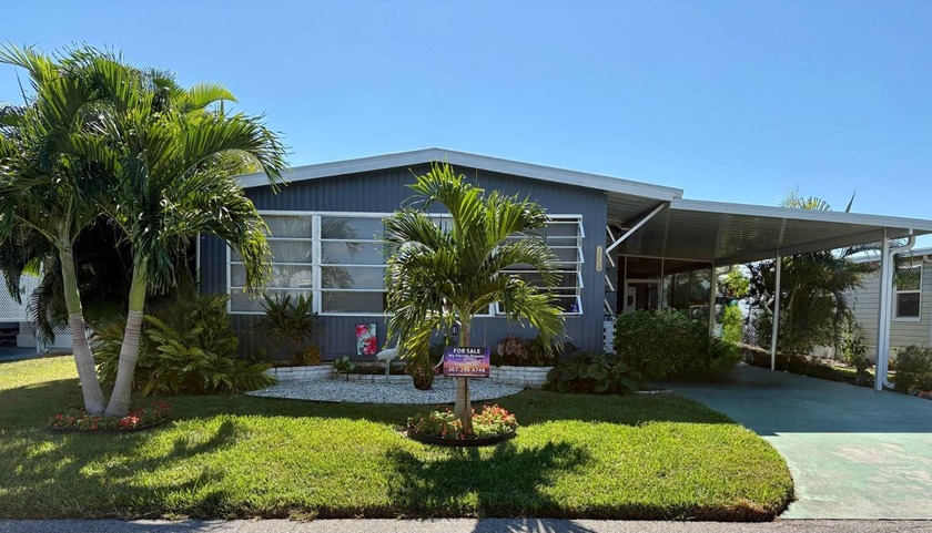 Charming, Upgraded Home at 968 Roseau E - Priced to Sell!  Step - Beach Home for sale in Venice, Florida on Beachhouse.com