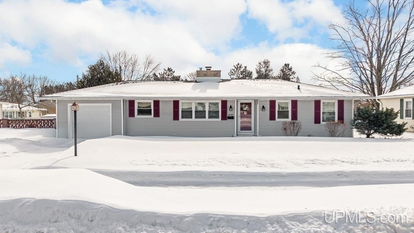 Welcome home to this well maintained 2 bedroom, 1 bath ranch in - Beach Home for sale in Escanaba, Michigan on Beachhouse.com