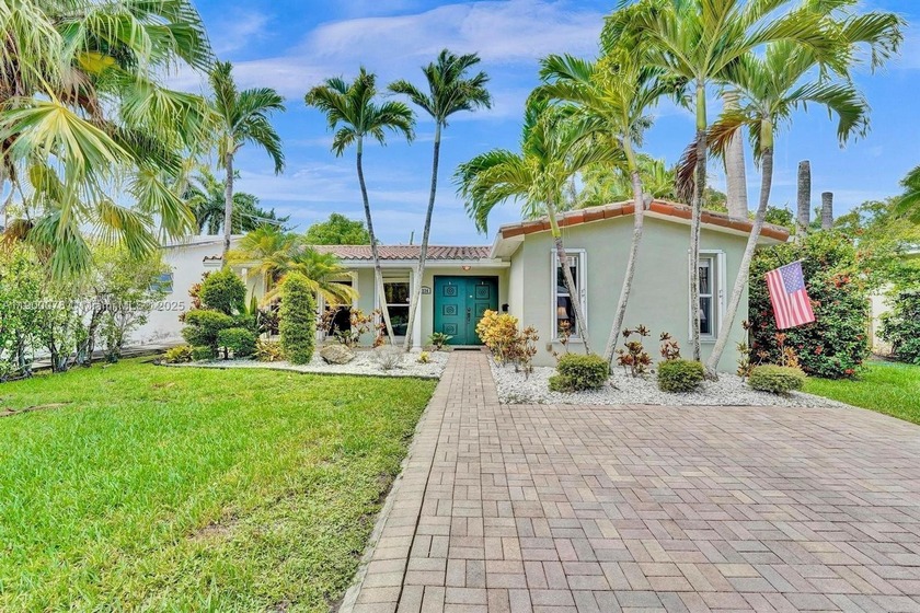 A beautifully comfortable residence nestled in one of South - Beach Home for sale in Hollywood, Florida on Beachhouse.com