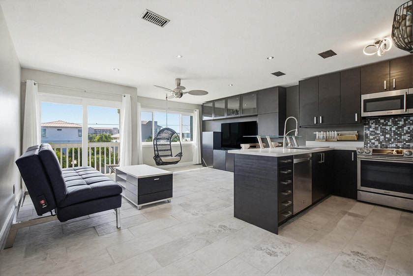 Freshly Painted Interior~Ceiling, Walls, Doors & Trim - Beach Condo for sale in Destin, Florida on Beachhouse.com