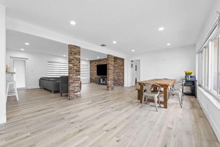 Beautiful 3 bedroom 3 bath pool home ideally situated on a - Beach Home for sale in Hollywood, Florida on Beachhouse.com