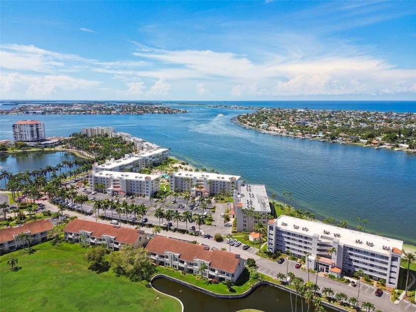 Welcome to your dream golf lifestyle at Isla del Sol! Nestled in - Beach Condo for sale in St. Petersburg, Florida on Beachhouse.com