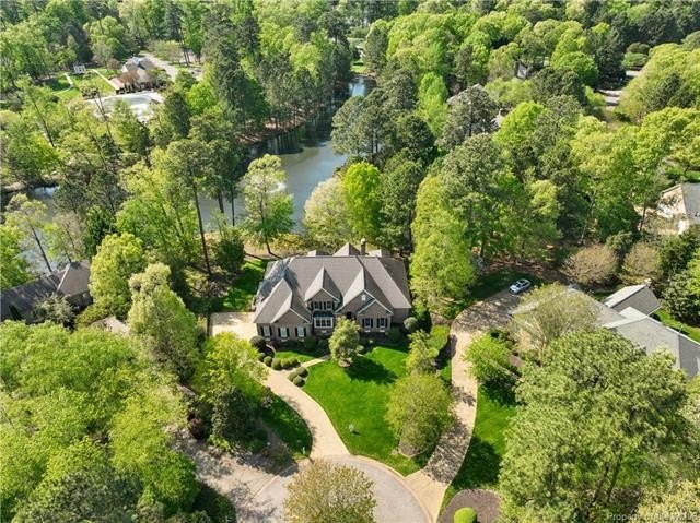 Immaculate all-brick home in Governor's Land offering stunning - Beach Home for sale in Williamsburg, Virginia on Beachhouse.com
