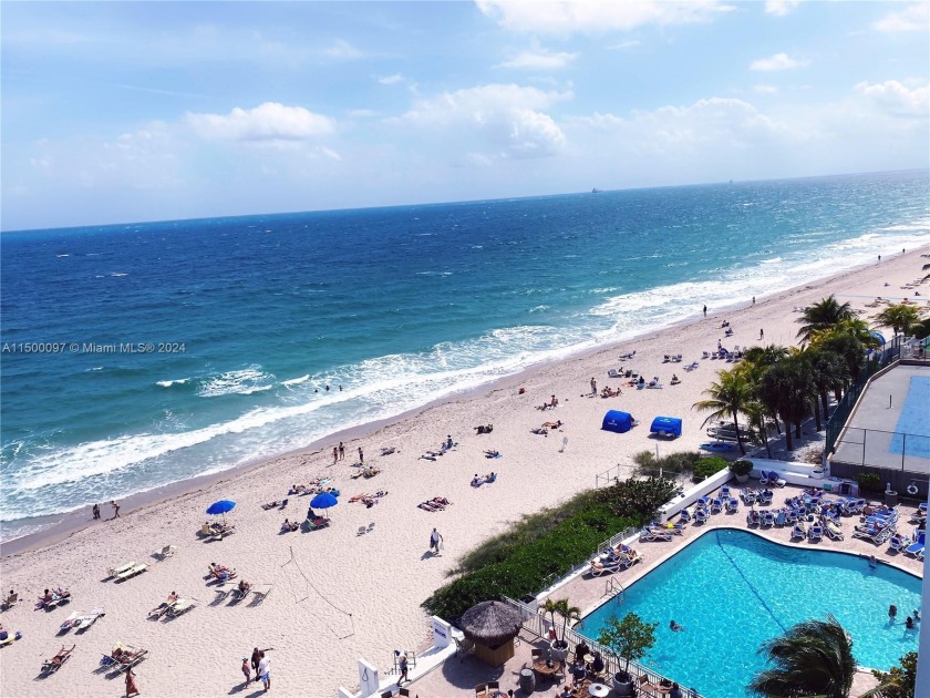 2 bedrooms / 2 bathrooms CONDO WITH NO RENTAL RESTRICTIONS - Beach Condo for sale in Fort Lauderdale, Florida on Beachhouse.com