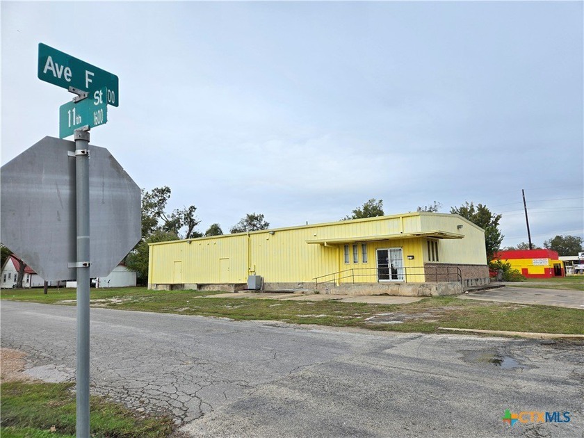 1616 Ave F, Bay City, TX 77414 is a prime commercial-use - Beach Commercial for sale in Bay City, Texas on Beachhouse.com
