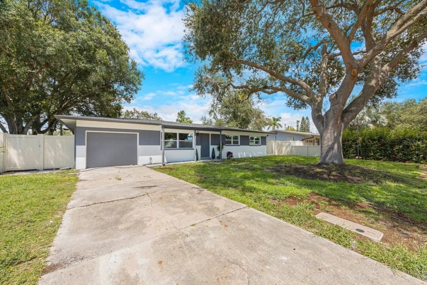 BACK ON MARKET! NO FAULT OF THE SELLERS!
HURRICANE Resilient! - Beach Home for sale in St. Petersburg, Florida on Beachhouse.com