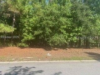 One of the last lots left in Riverbend! Great opportunity to - Beach Lot for sale in Bluffton, South Carolina on Beachhouse.com
