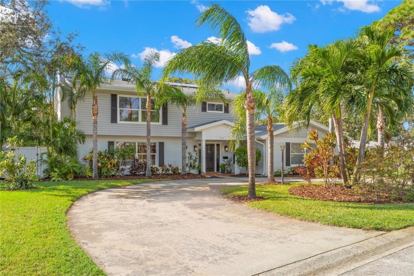 One or more photo(s) has been virtually staged. Welcome to your - Beach Home for sale in St. Petersburg, Florida on Beachhouse.com