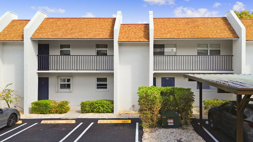 Immaculate first floor move in ready, one bedroom and 1.5 baths - Beach Condo for sale in Delray Beach, Florida on Beachhouse.com