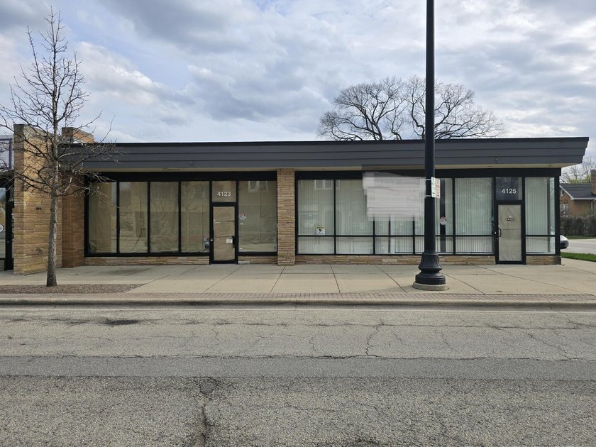 Corner single-story building fits retail, office, showroom - Beach Commercial for sale in Skokie, Illinois on Beachhouse.com