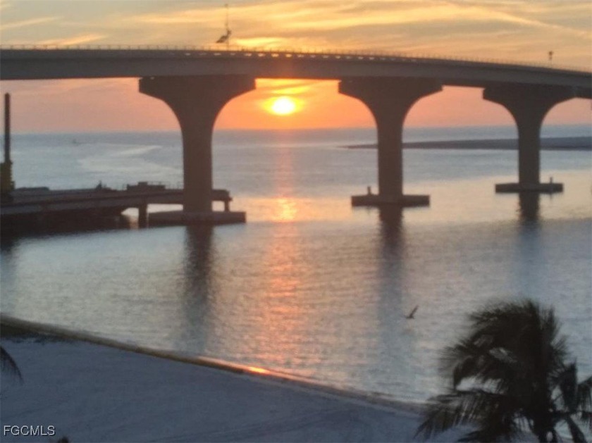 Looking for your Perfect Beach Condo! This unit is 100% updated - Beach Condo for sale in Bonita Springs, Florida on Beachhouse.com