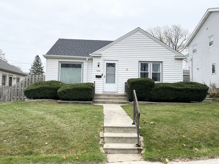 Don't miss this updated, move-in-ready ranch home! The sunny - Beach Home for sale in Milwaukee, Wisconsin on Beachhouse.com