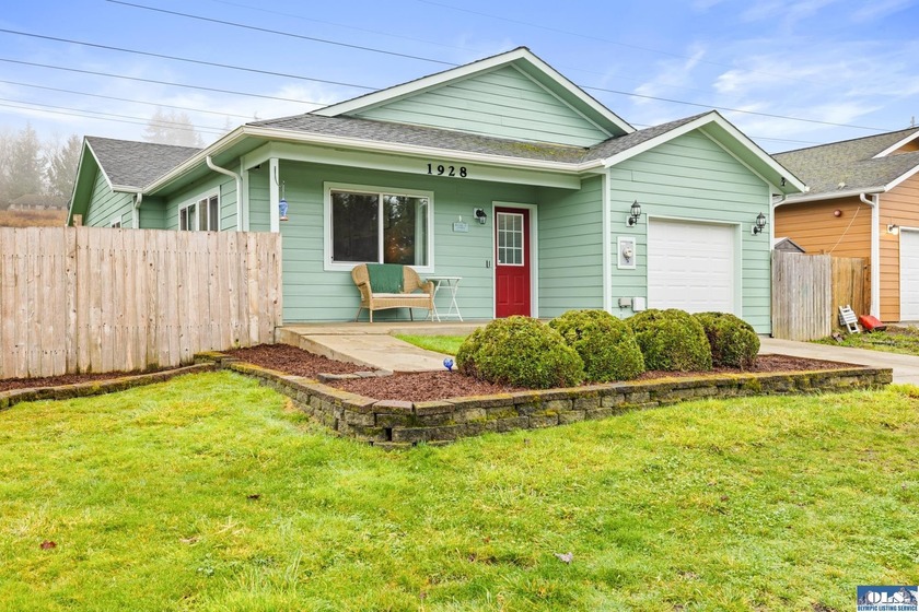 Charming one level home close to golf course, bus lines and - Beach Home for sale in Port Angeles, Washington on Beachhouse.com