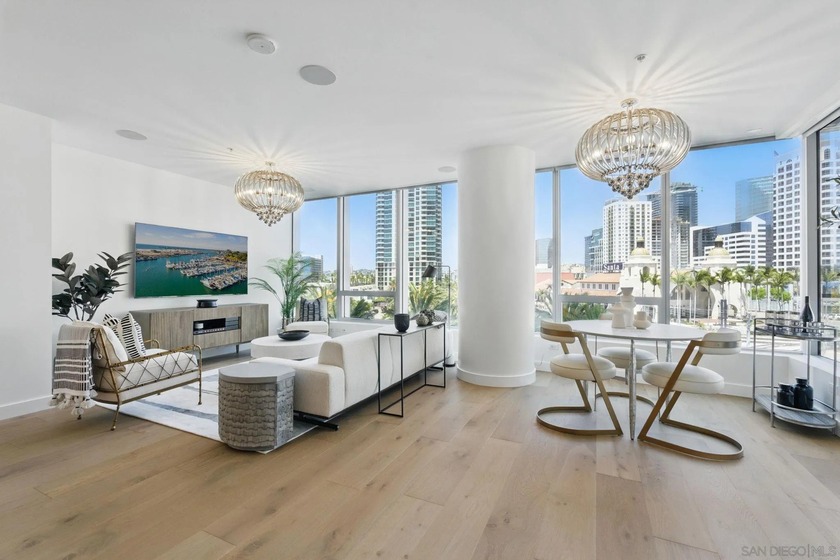 Turnkey and ready to enjoy day one! Designer furnishings - Beach Condo for sale in San Diego, California on Beachhouse.com