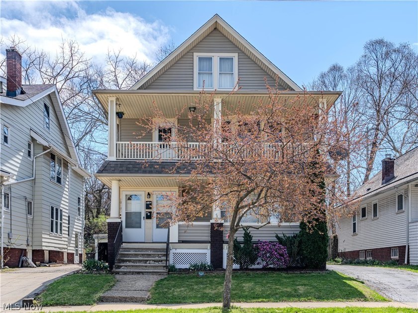 Welcome to this standout duplex in the heart of Edgewater, where - Beach Home for sale in Cleveland, Ohio on Beachhouse.com
