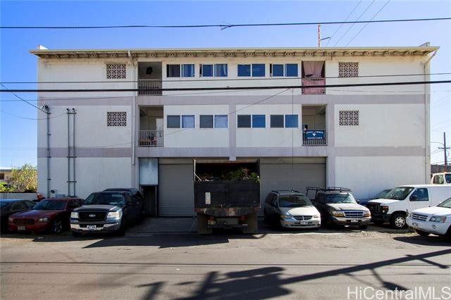 An industrial mixed use warehouse in Kalihi Kai built in 2006 - Beach Commercial for sale in Honolulu, Hawaii on Beachhouse.com