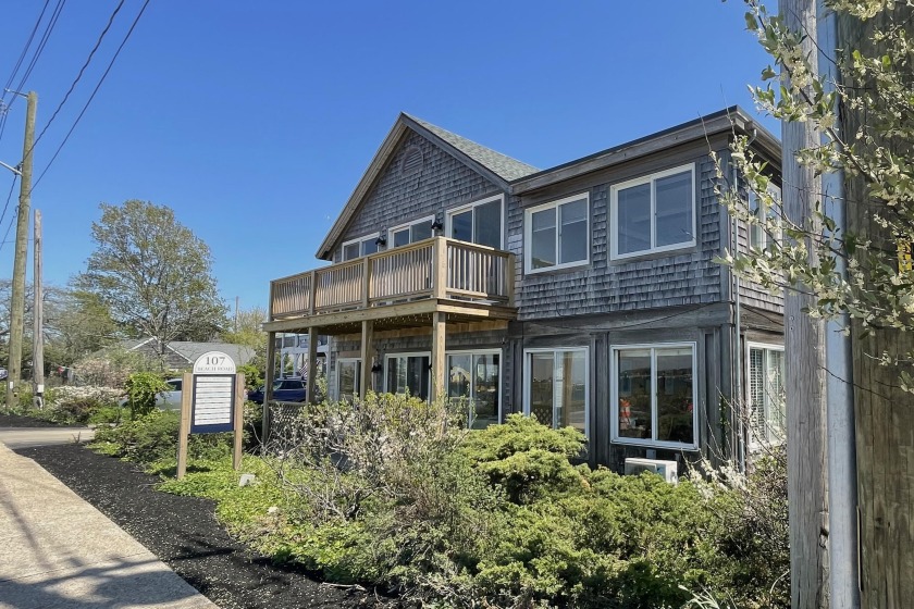 The perfect Island office. Enjoy waterviews of the Lagoon while - Beach Commercial for sale in Vineyard Haven, Massachusetts on Beachhouse.com