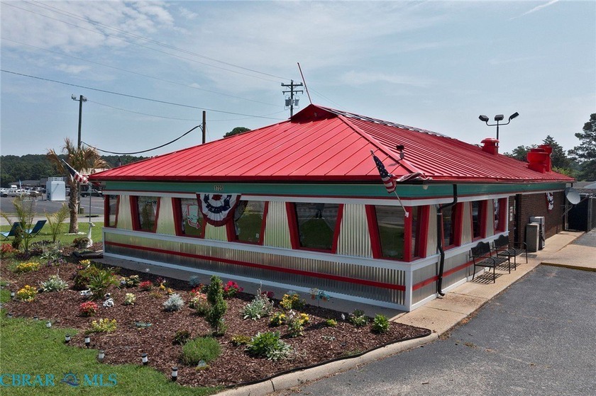 This standalone restaurant offers prime visibility with - Beach Lot for sale in Gloucester Point, Virginia on Beachhouse.com