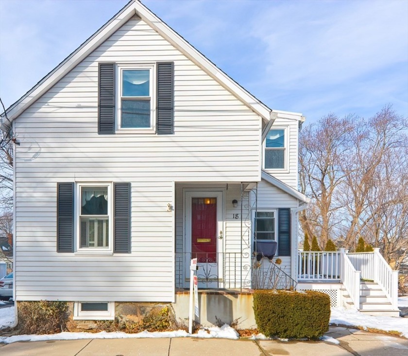 Don't miss the chance to get into this charming single family - Beach Home for sale in Beverly, Massachusetts on Beachhouse.com
